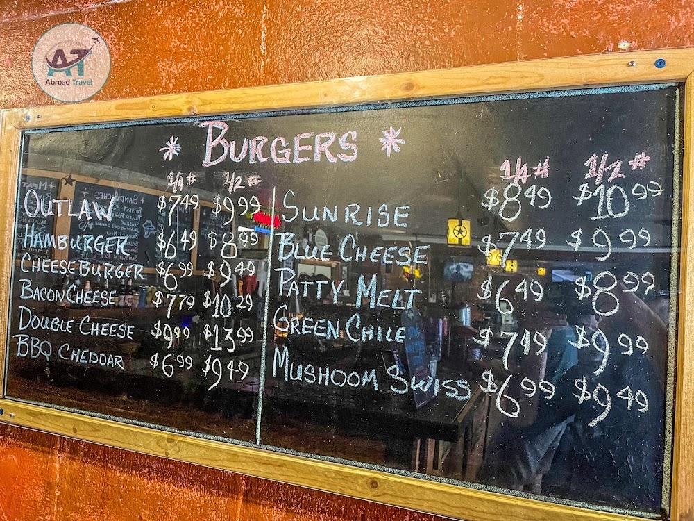 Outlaw Burgers & BBQ Hamburger